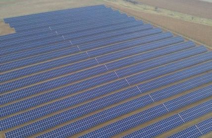 Innovative Solarparks erzeugen umweltfreundliche Energie im (Foto: EnBW)
